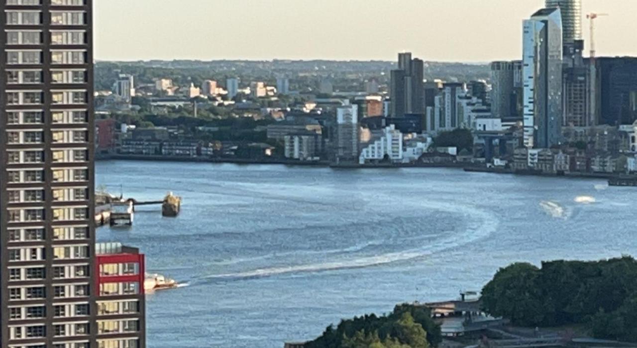 Ac Luxe Penthouse With Free Parking Daire Londra Dış mekan fotoğraf