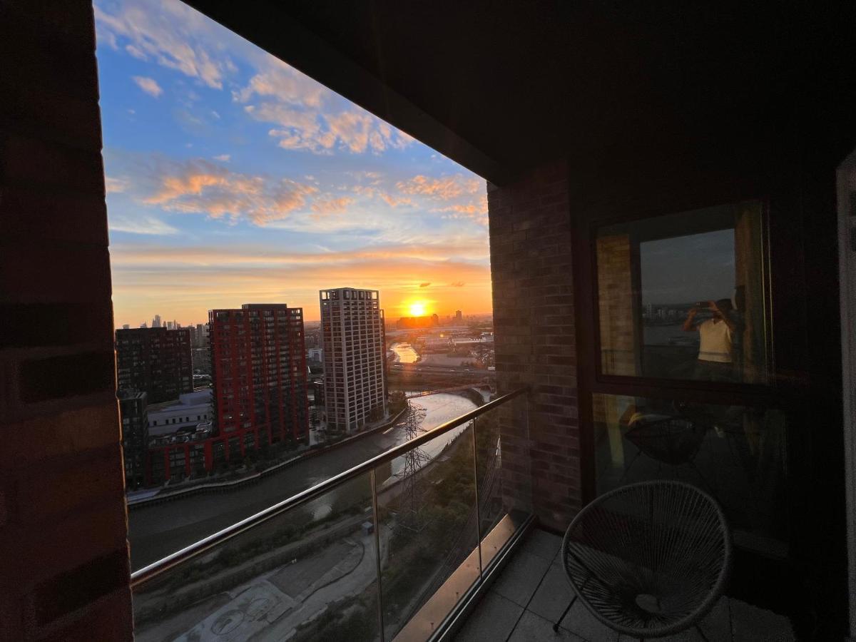 Ac Luxe Penthouse With Free Parking Daire Londra Dış mekan fotoğraf