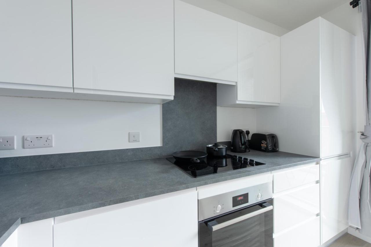Ac Luxe Penthouse With Free Parking Daire Londra Dış mekan fotoğraf
