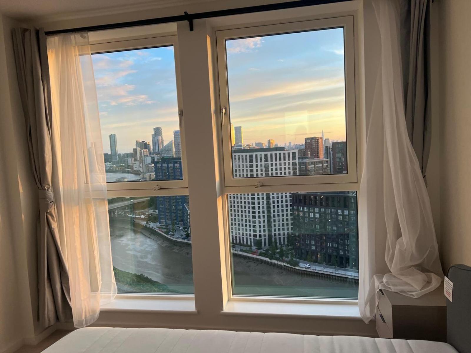 Ac Luxe Penthouse With Free Parking Daire Londra Dış mekan fotoğraf