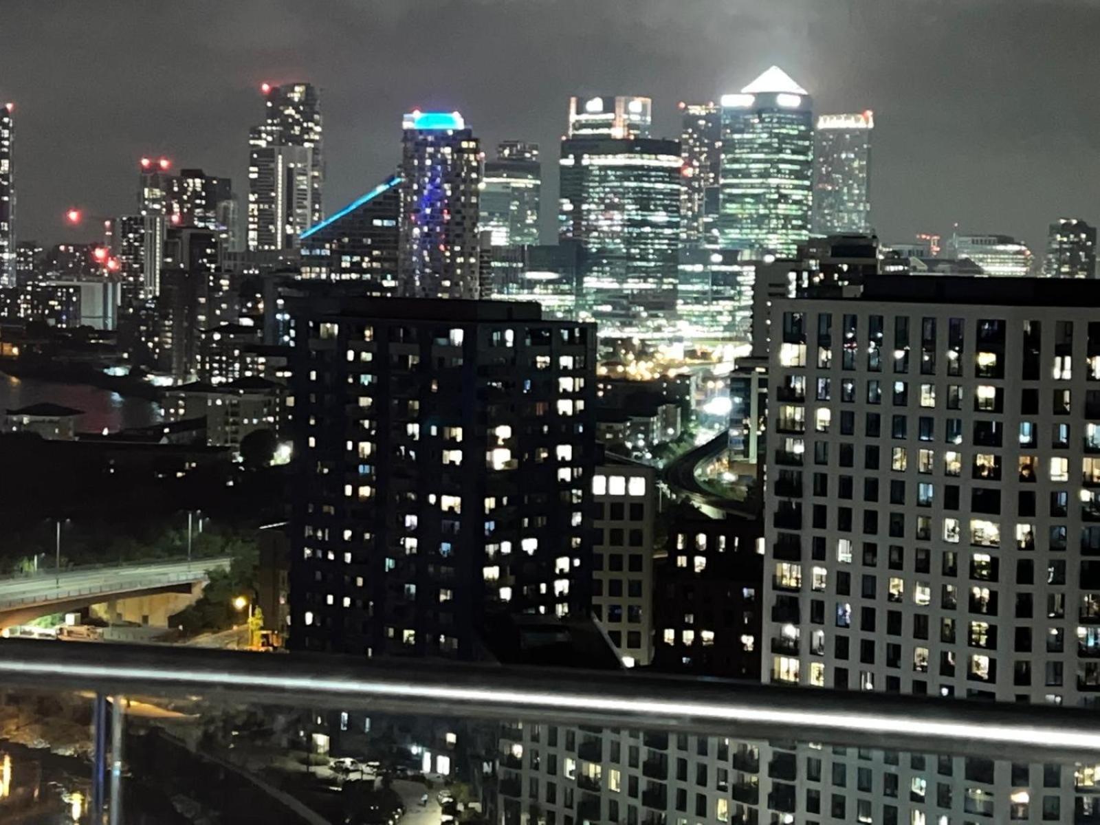 Ac Luxe Penthouse With Free Parking Daire Londra Dış mekan fotoğraf